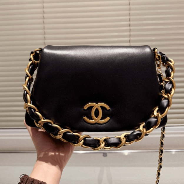 Chanel Vintage-Style Flap Bag Black 11.0 Inches