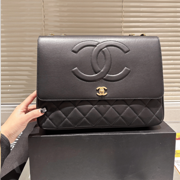 Chanel Cc Logo Maxi Flap Bag Black 13.0 Inches