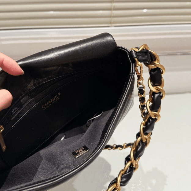 Chanel Vintage-Style Flap Bag Black 11.0 Inches