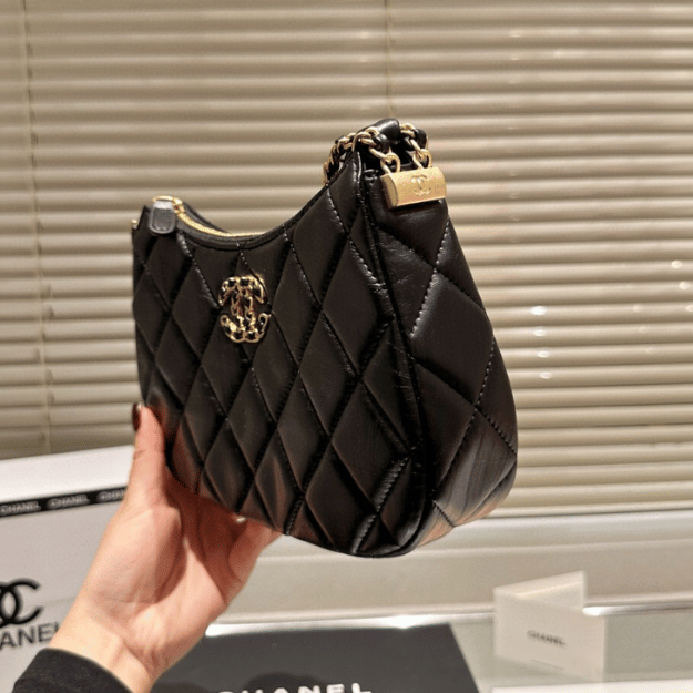 Chanel Woven Straw Tote Bag Black 15.0 Inches