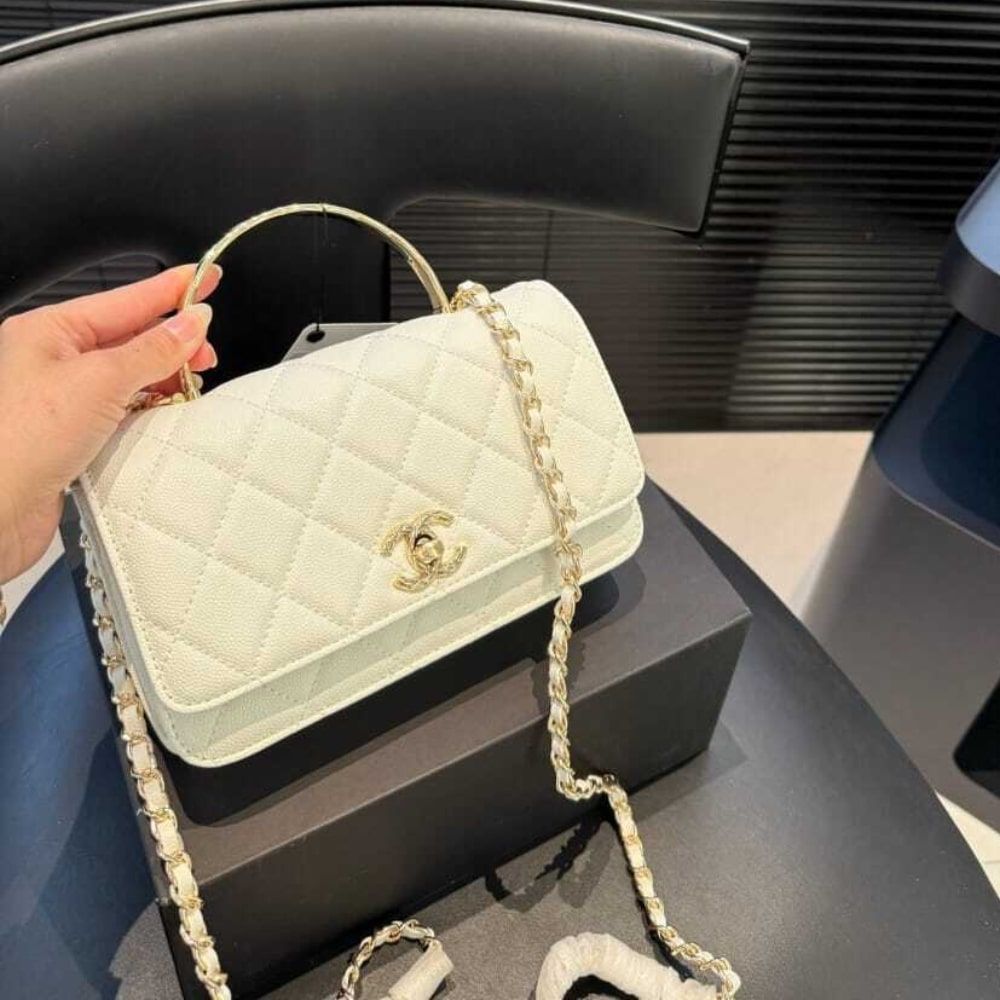 Chanel Clutch With Strap Shiny Crumpled With Imitation Pearls White 7.9 Inches Ap3803 B15603 10601