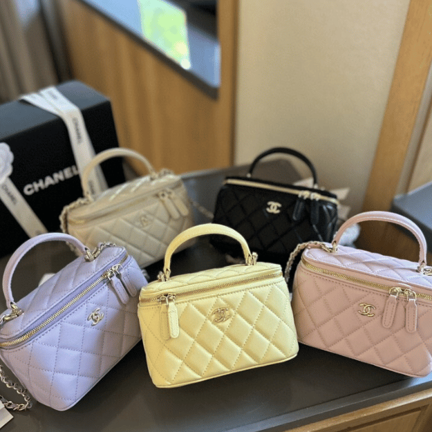 Chanel Classic Mini Vanity Case Light Pink 6.7 Inches