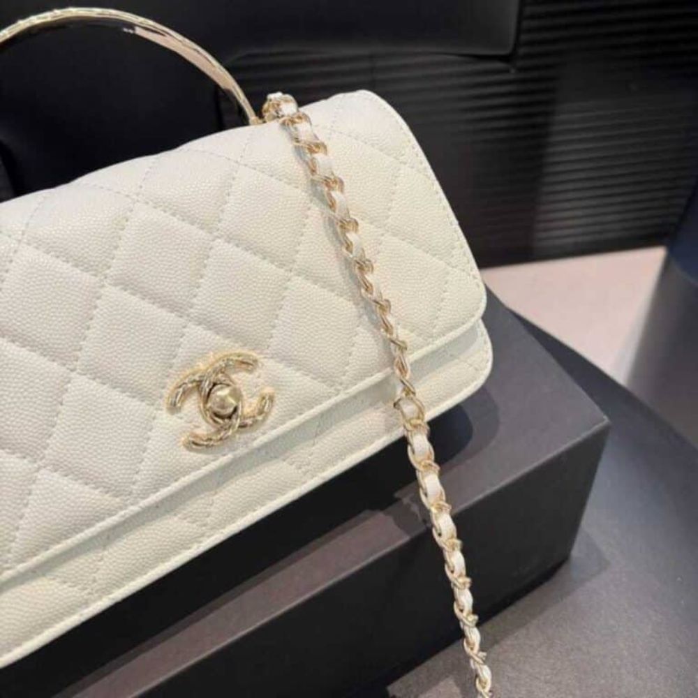 Chanel Clutch With Strap Shiny Crumpled With Imitation Pearls White 7.9 Inches Ap3803 B15603 10601