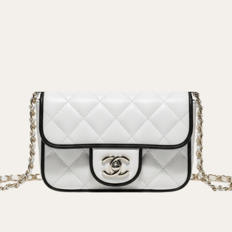 Chanel Vintage-Style Flap Bag White 7.1 Inches