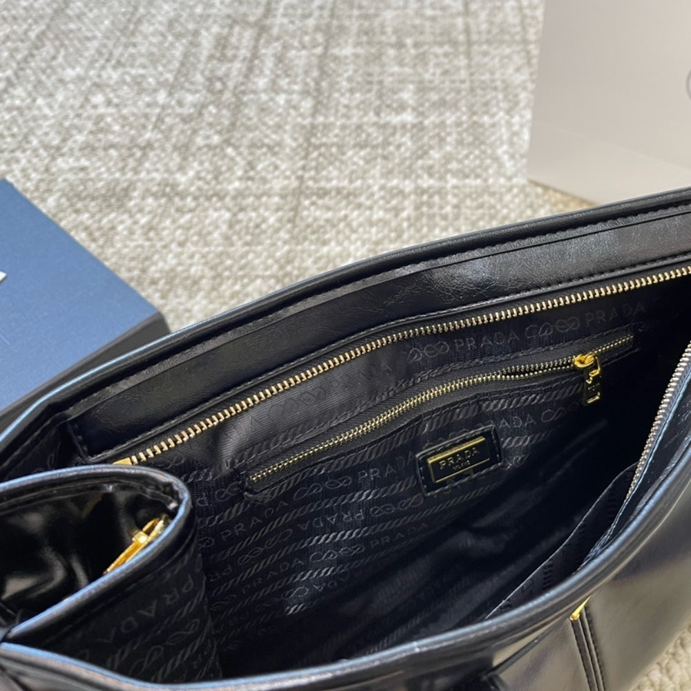 Prada Bonnie Extra Large Leather Handbag Black 42Cm 1BA439 2CYR F0002 V OOO